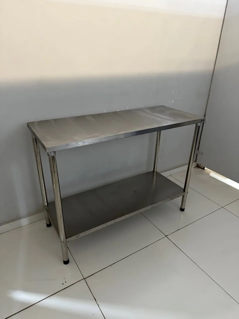 Mesa de Inox com Prateleira - Foto 2