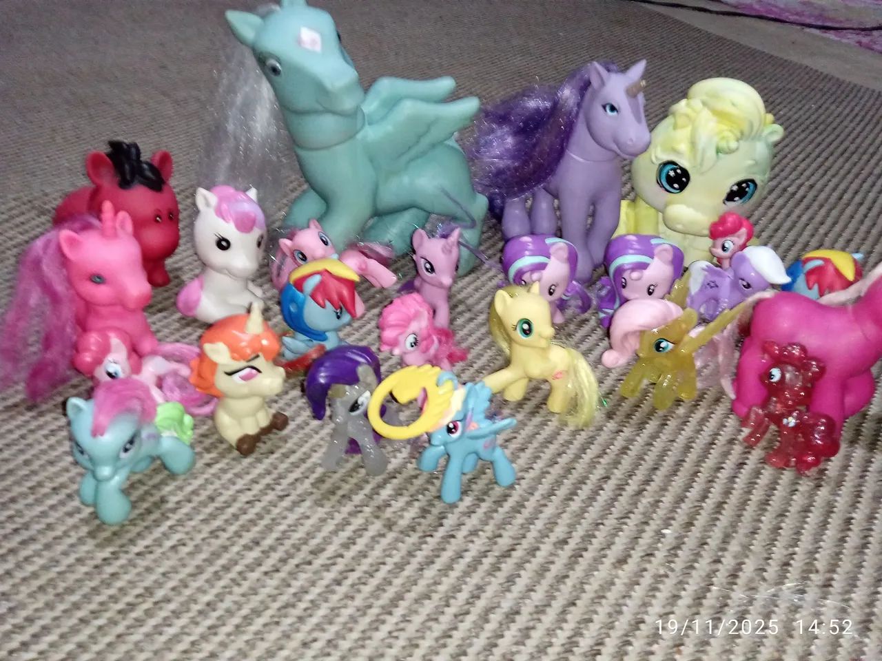 Brinquedos Pôneis - kit com 24 peças. - Foto 5