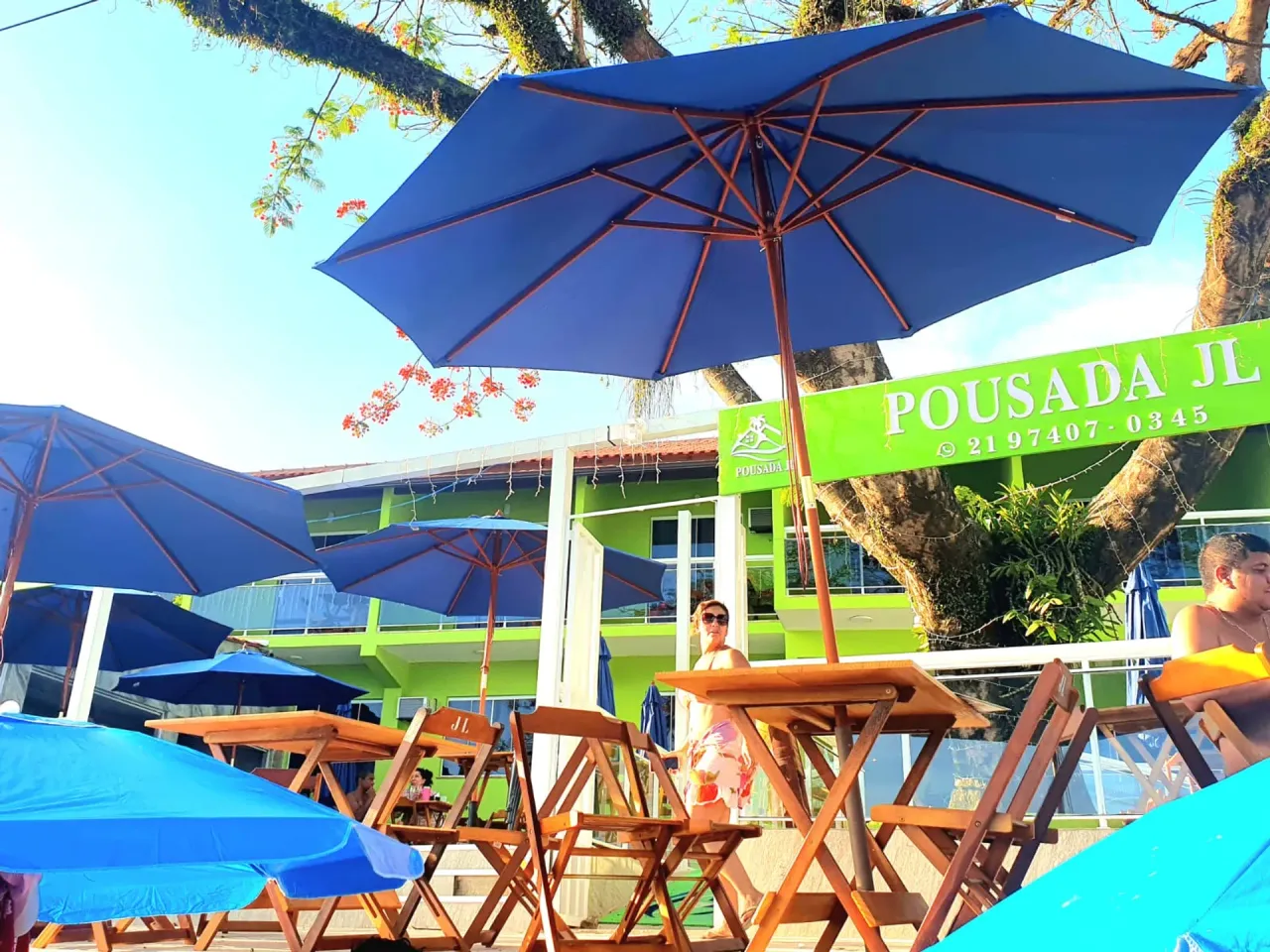 MANGARATIBA - VENDO EXCELENTE POUSADA PÉ NA AREIA COM EXCELENTE LOCALIZAÇÃO