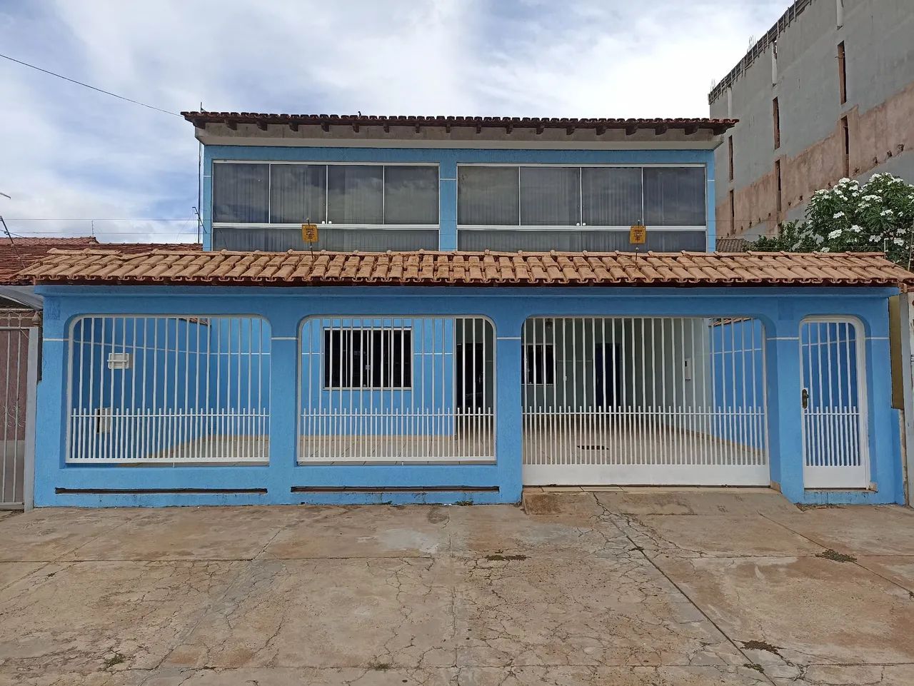 Vendo casa reformada linda