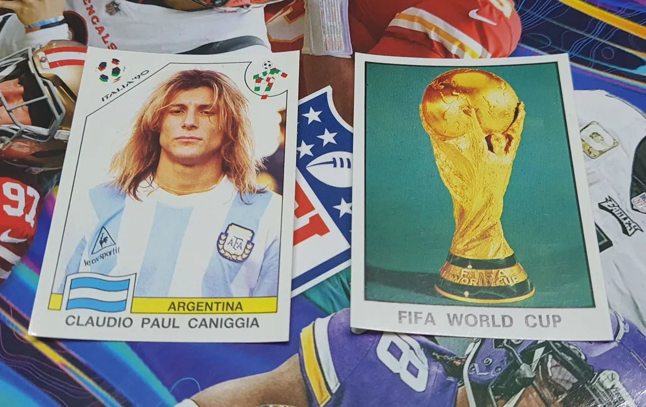 2 Figurinhas Raras Copa do Mundo 1990