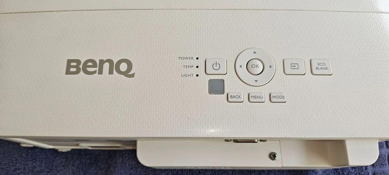 Oportunidade Super Projetor Gamer BENQ TK 700 UHD 4k (Obs Lampada Nova) - Foto 5