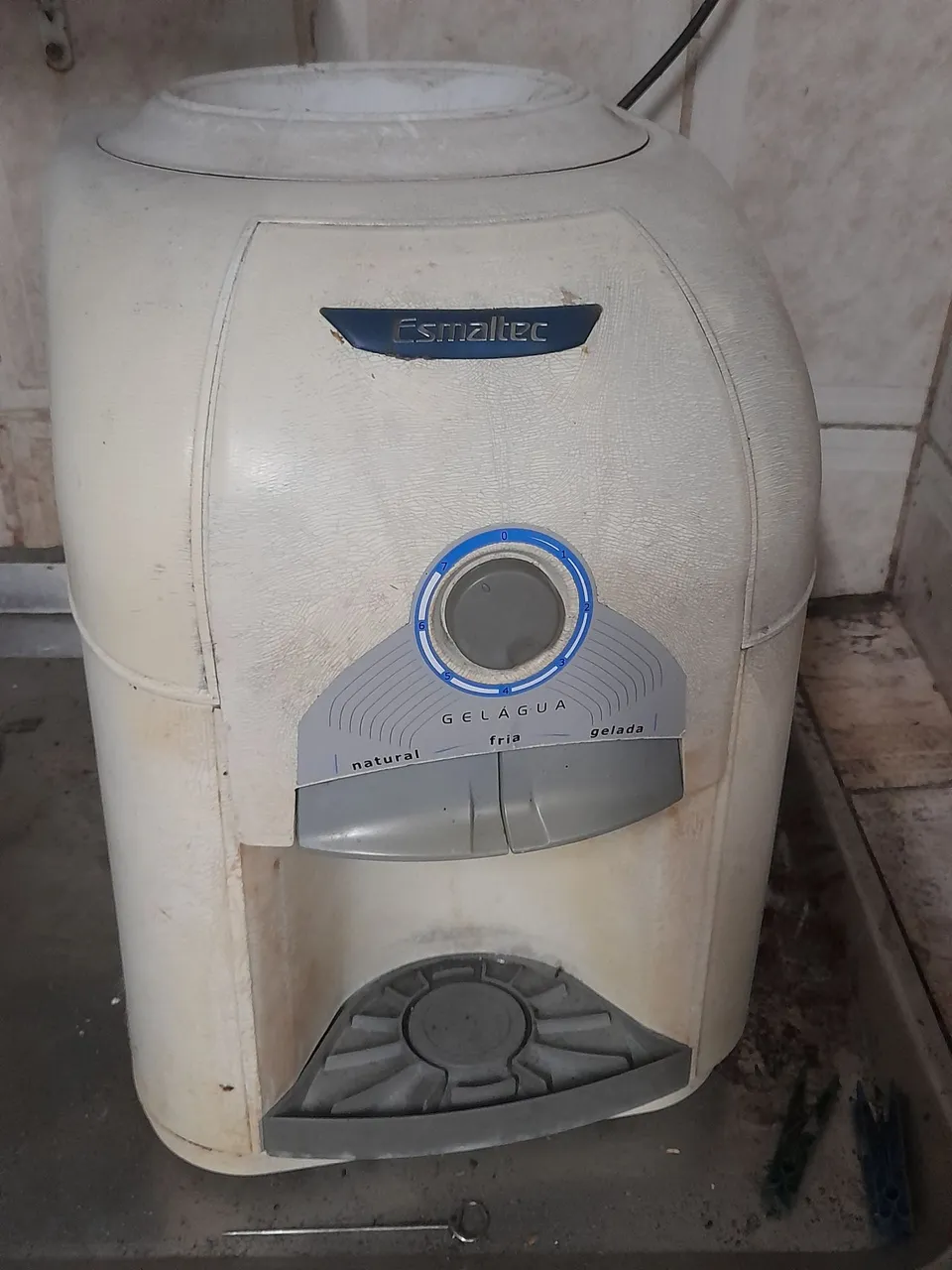 Geladeira de água Esmaltec