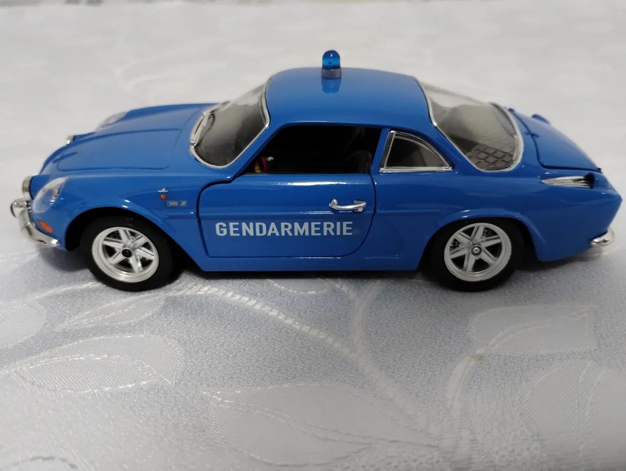 Miniatura Renault Alpine polícia 1/24 burago - Foto 5