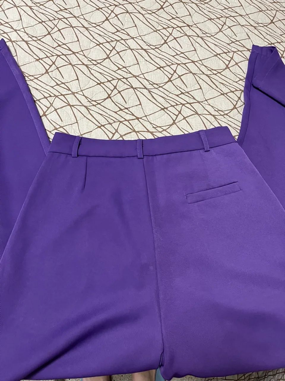 Calça cenoura roxa  - Foto 4