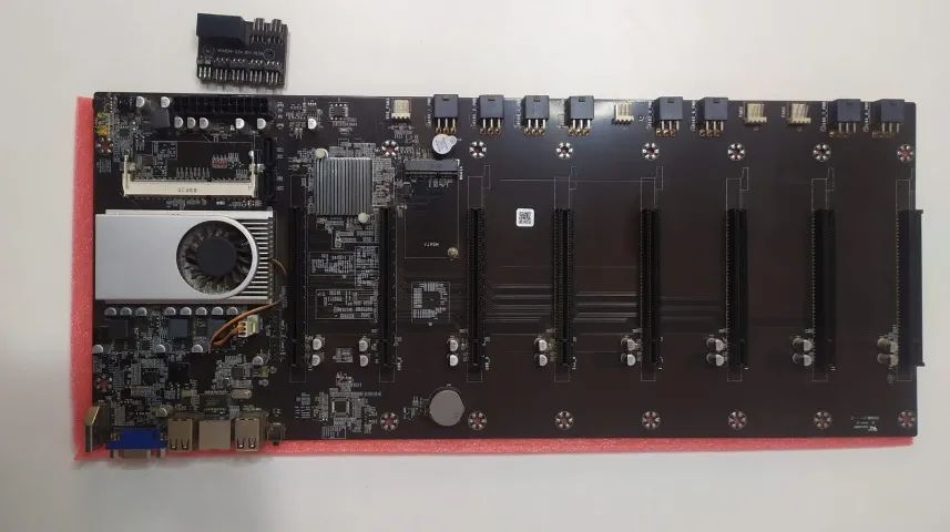 Placa mae com processador integrado e 8 x Entradas de placa de video, aceito cartão