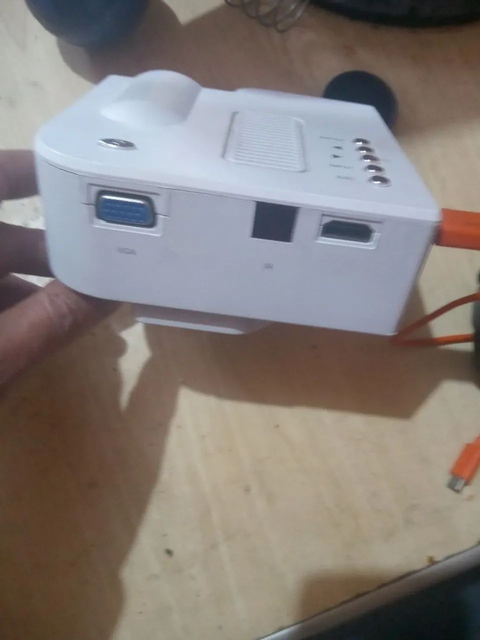 Projetor portátil entrada  HDMI  entrada  USB ótimo estado  - Foto 3