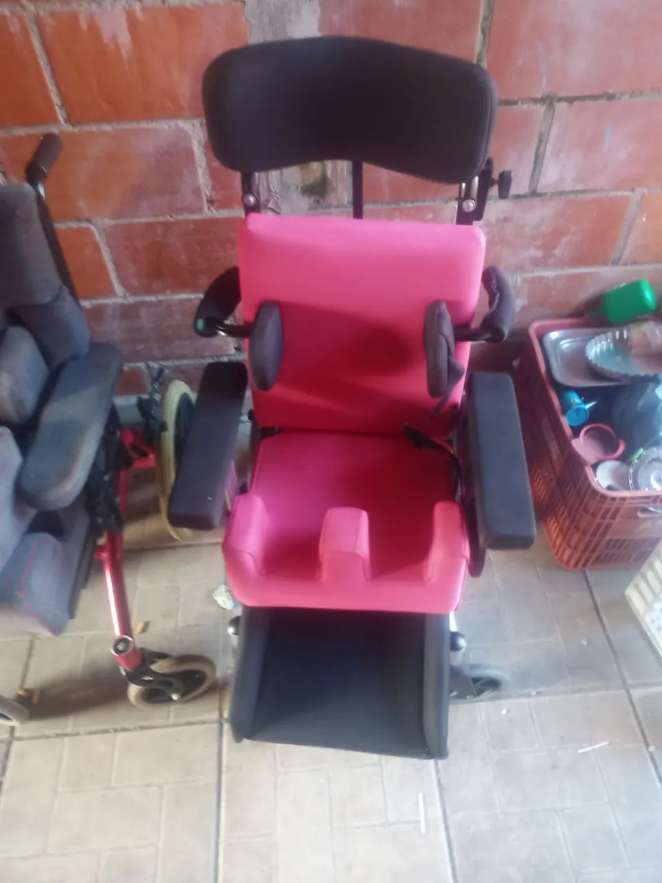 Cadeira de rodas infantil adaptada - Foto 2