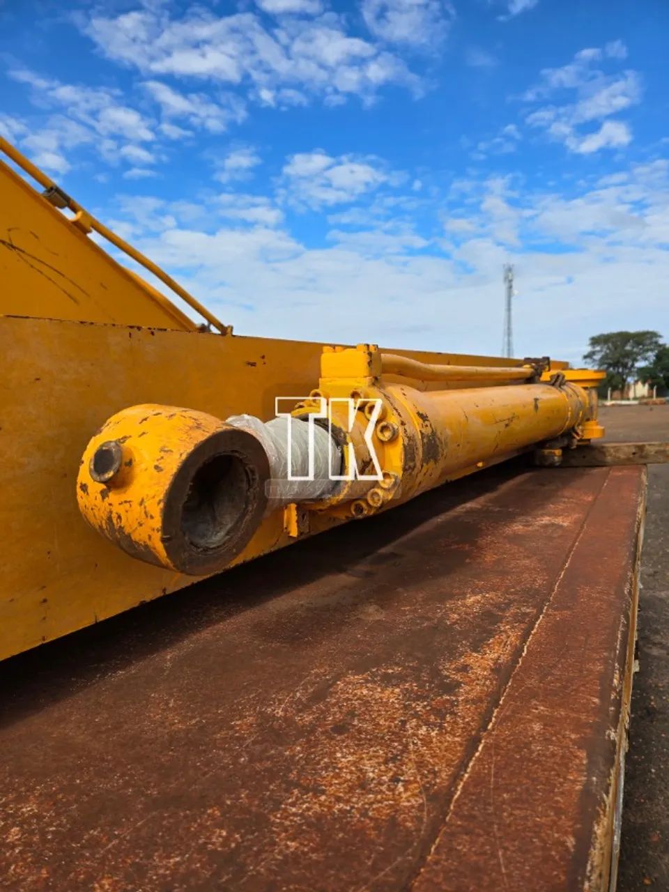 PEÇAS DA ESCAVADEIRA HIDRÁULICA MARCA HYUNDAI MODELO 210 - Foto 6