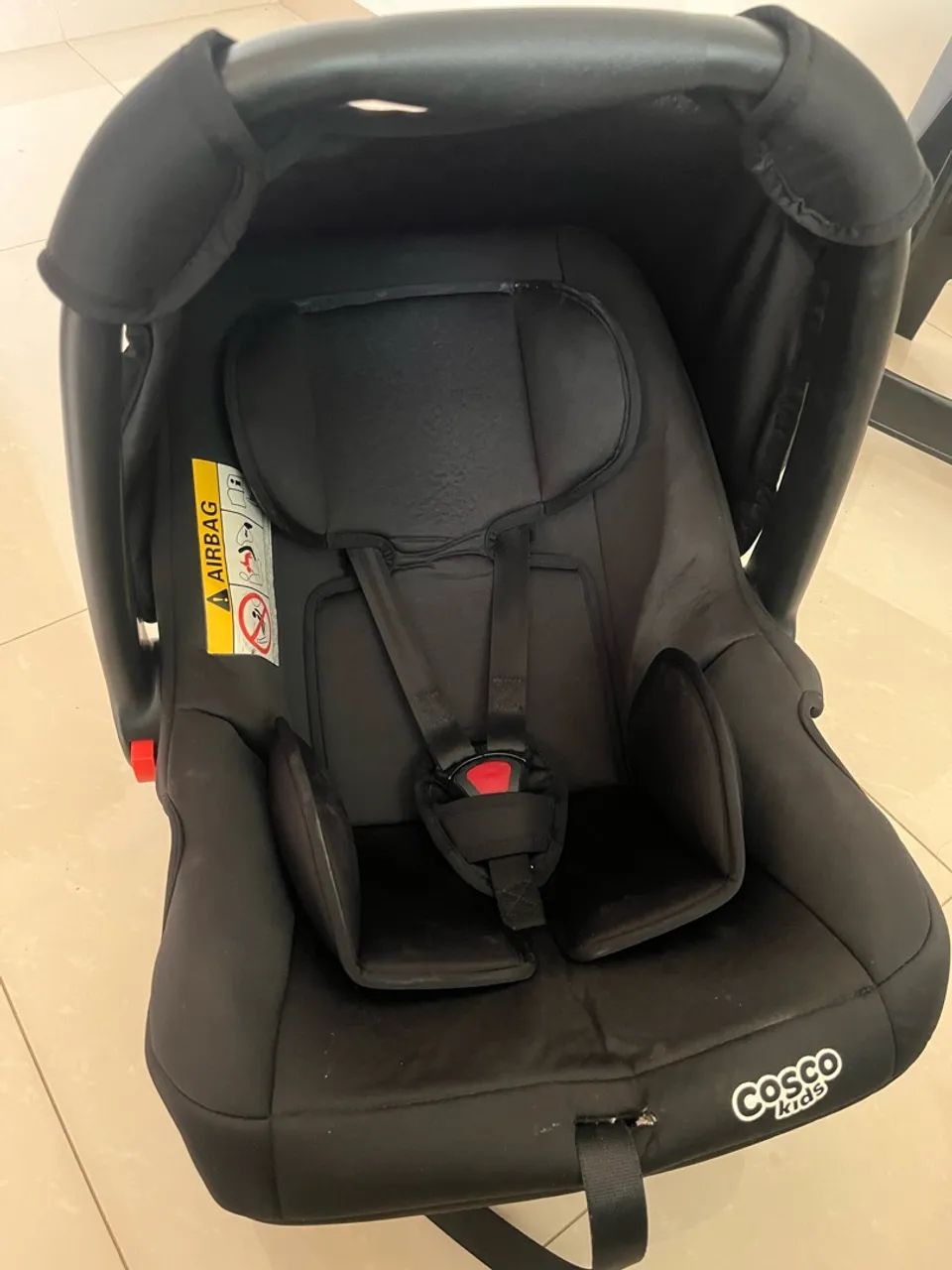 Bebê conforto e base cosco