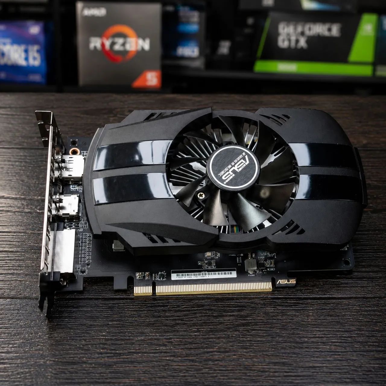 Placa de Vídeo ASUS Radeon RX 550 4GB