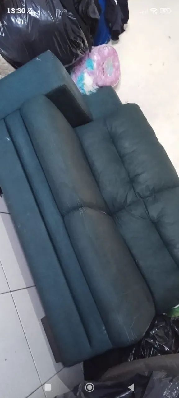 Sofá de 2 acentos em boas condições entrego no local 