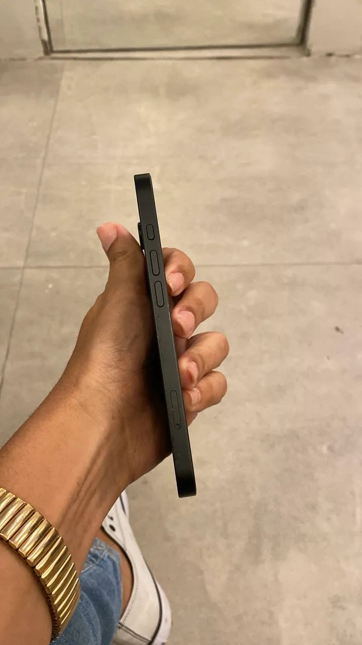 iPhone 16e - 8 meses de uso - Foto 3