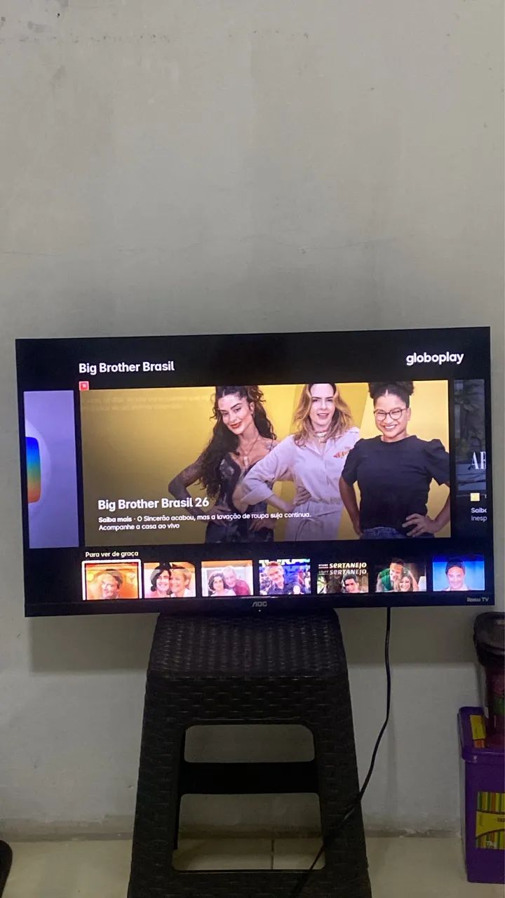 Vendo televisão smart pouco tempo de uso 32 polegada 