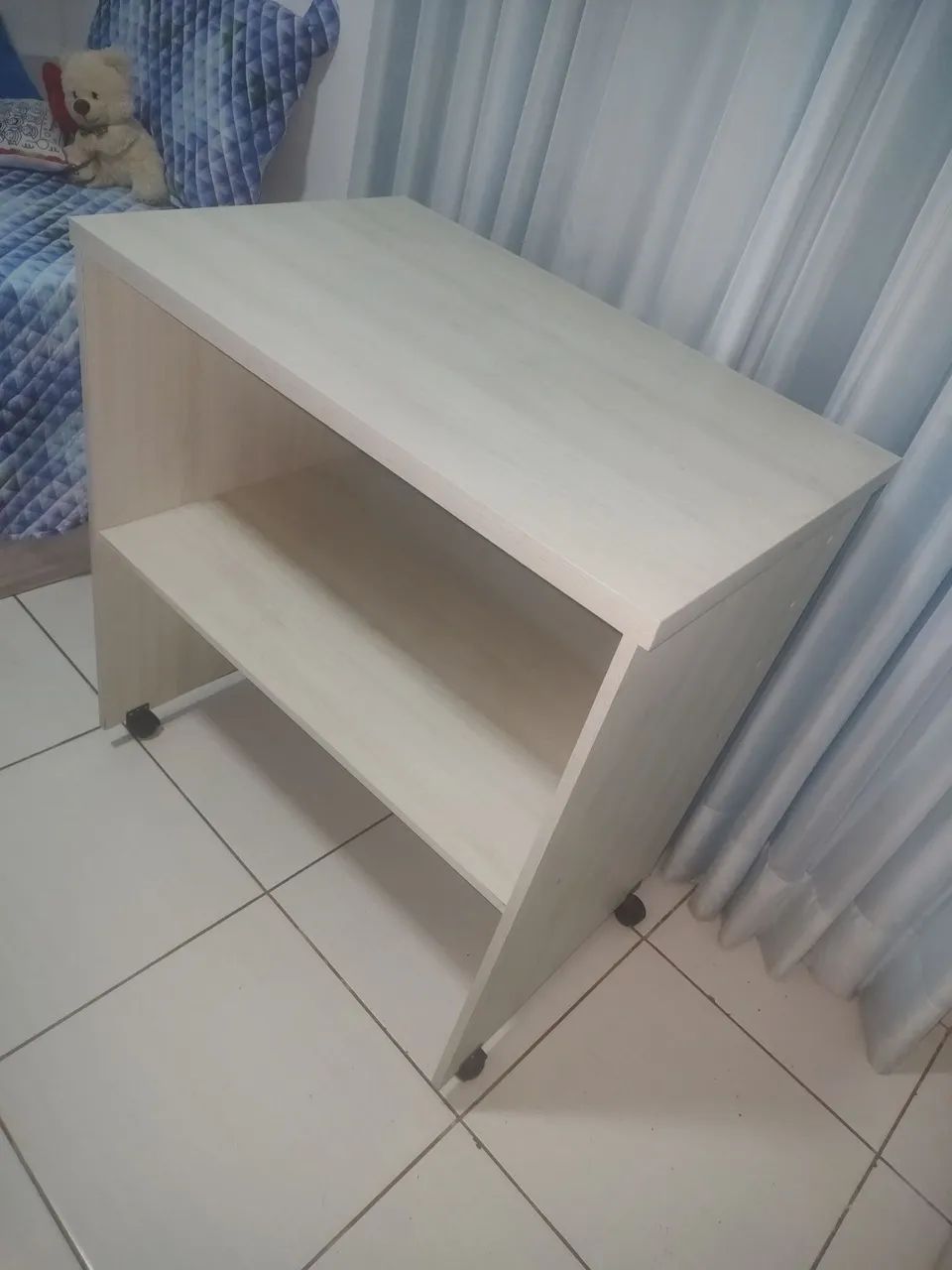 Escrivaninha com rodinhas  - Foto 2
