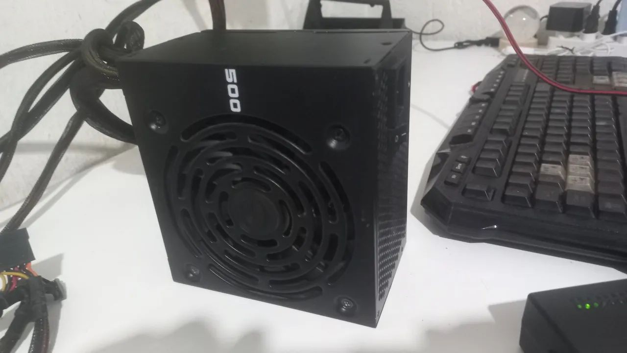 Fonte EVGA 500w plus white funcionando perfeitamente