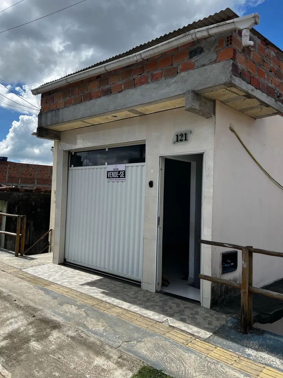 Casa a venda com área pra comércio 