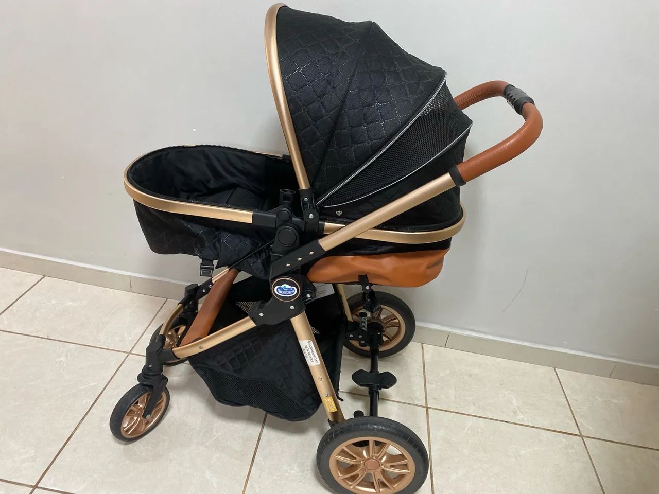 Carrinho de bebê + bebê conforto 