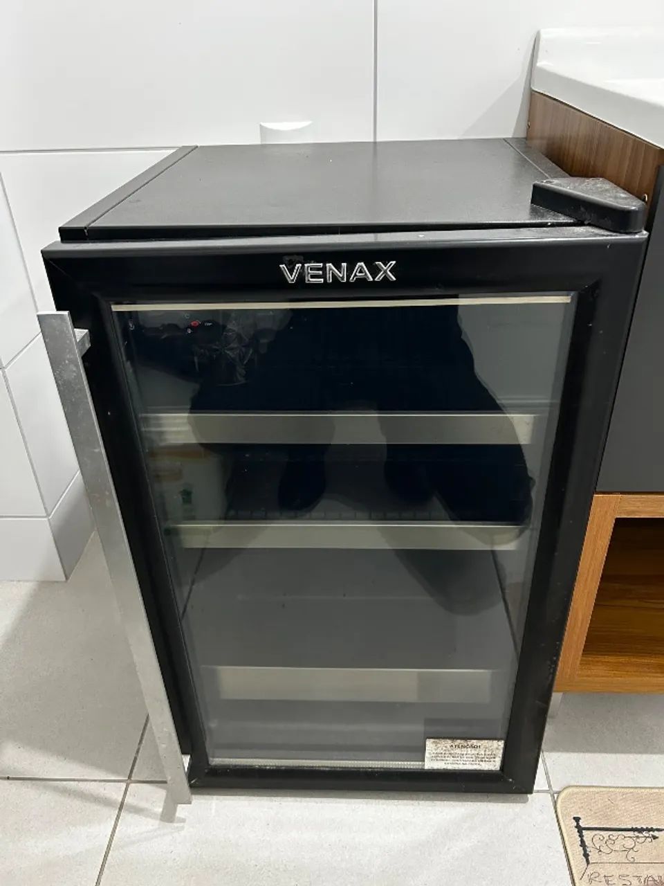 Cervejeira Venax 82l preto