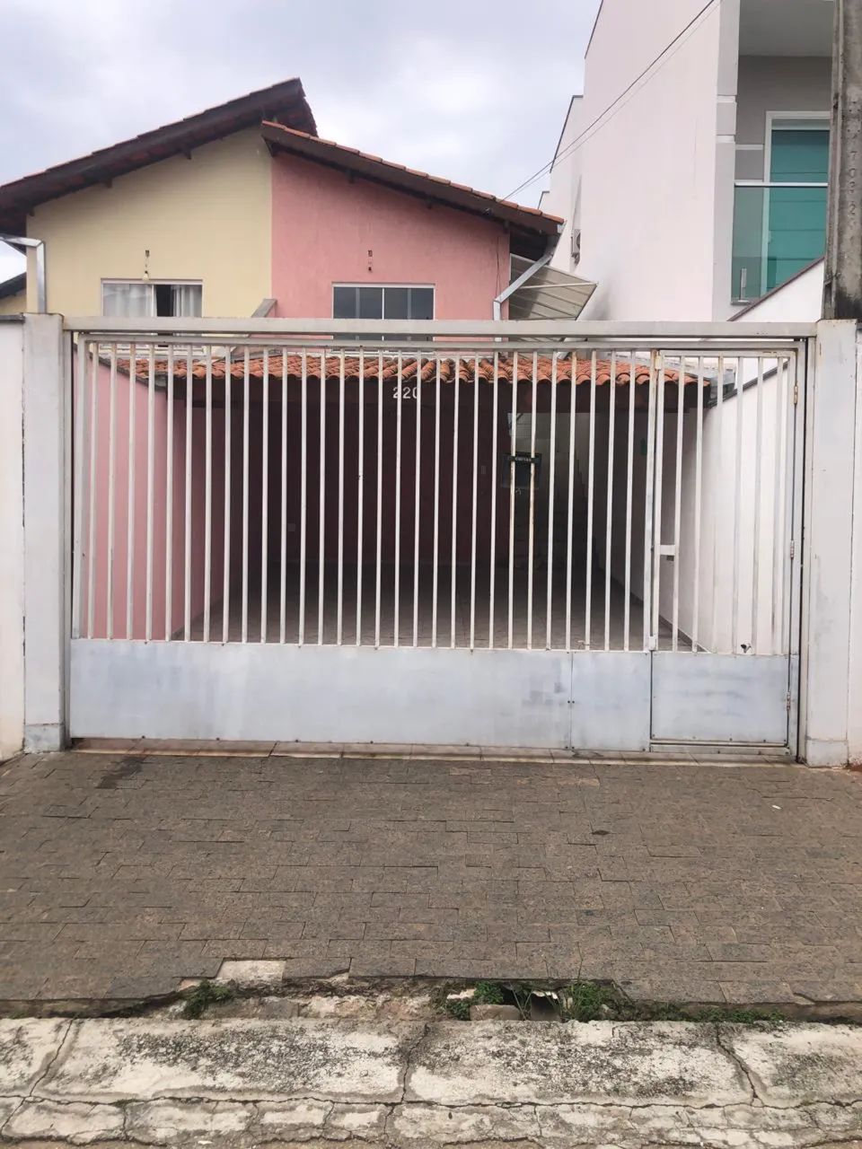 Casa térrea 3 dormitórios zona leste 