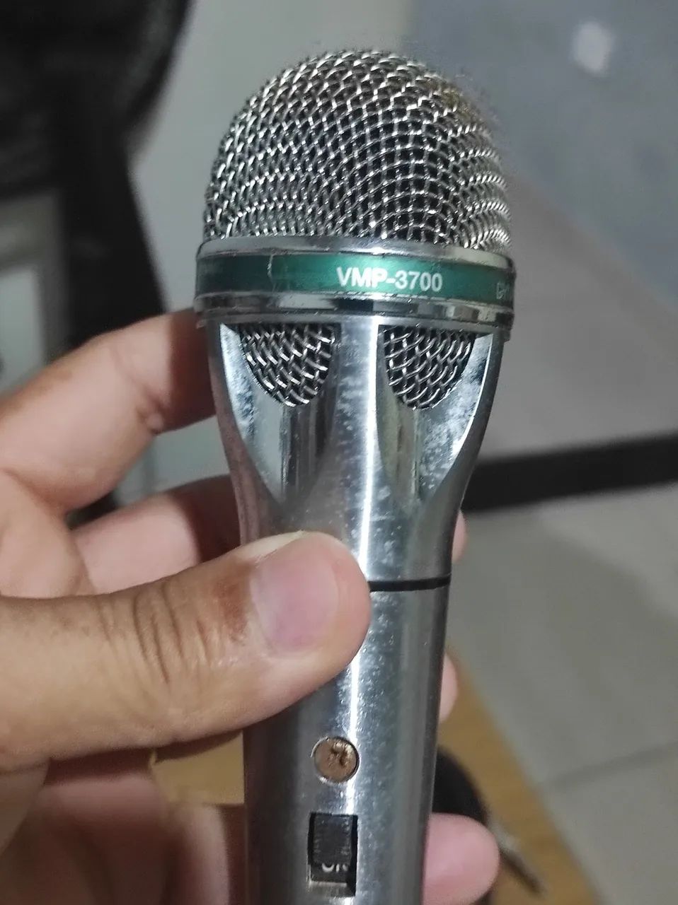 Microfone dynamic estéreo usado