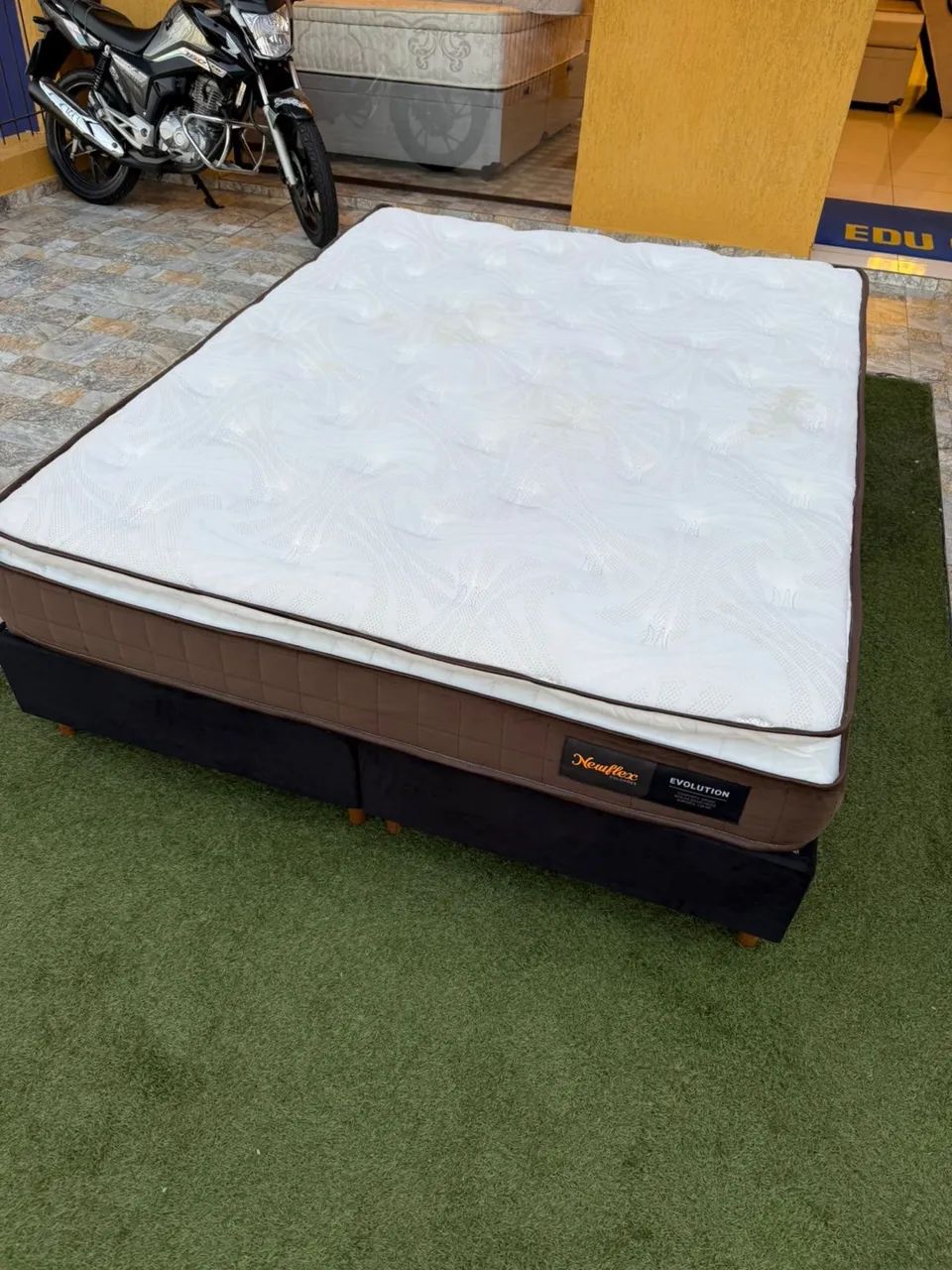 Cama box Queen seminova top - ENTREGA GRÁTIS 