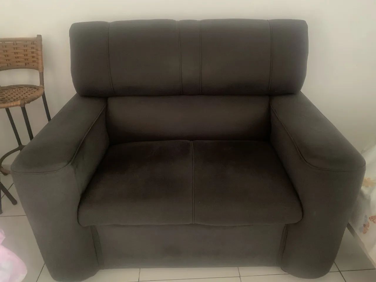 Vende-se conjunto de sofá de três e dois lugares