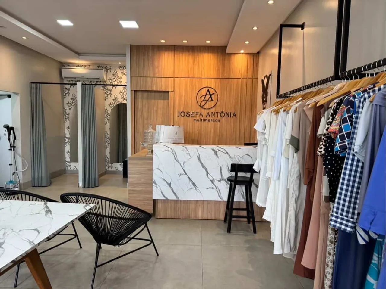 Vendo loja completa  de roupas  - Foto 3