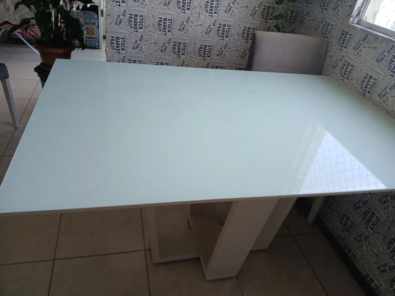 Linda mesa com tampo de vidro - Foto 2
