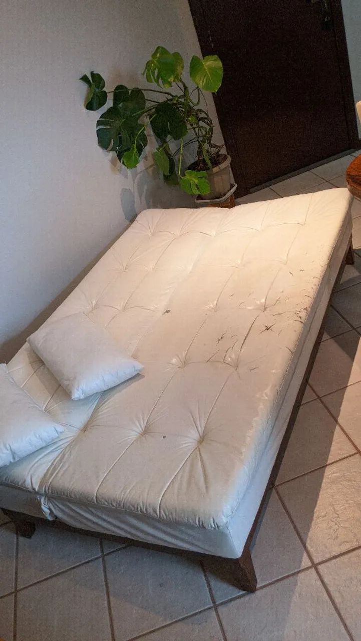 Sofá-Cama 3 Lugares Madeira Maciça + Manta e Almofadas - Foto 3