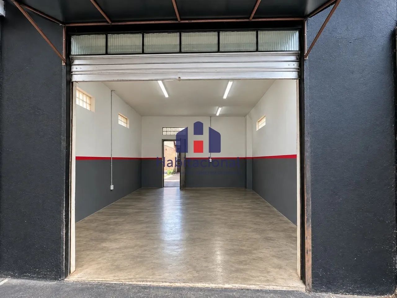BARRACÃO À VENDA  EXCELENTE PONTO COMERCIAL - Foto 2