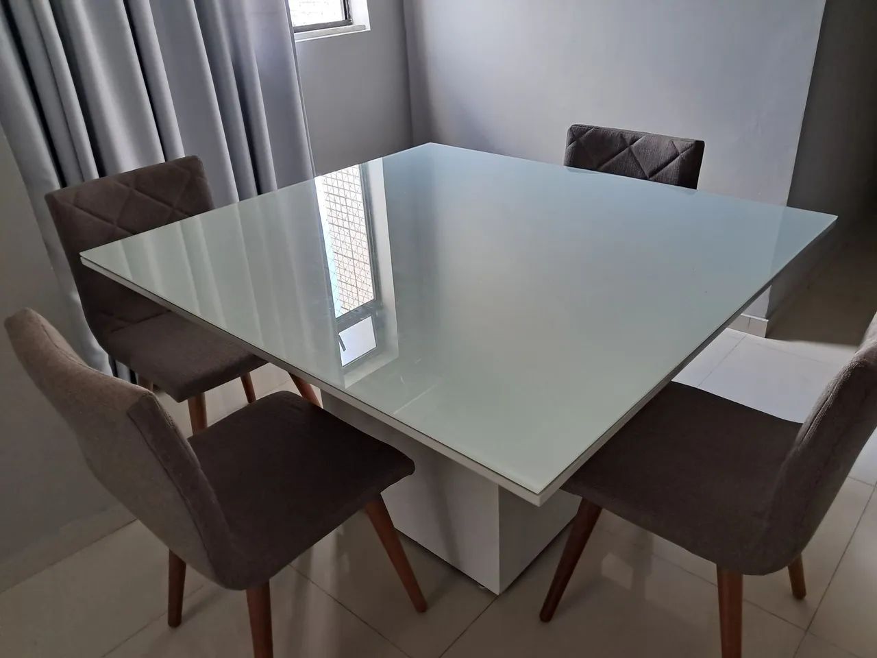 Mesa de jantar perto estado  - Foto 4