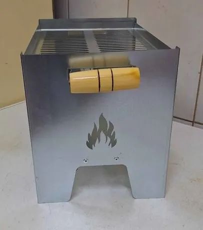 Churrasqueira de Metal com Grelha - Modelo Compacto - Foto 3
