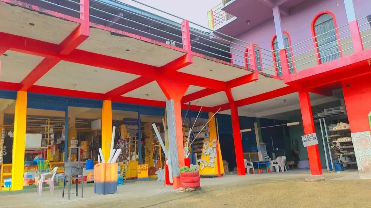 Vendo um Prédio com Ponto Comercial, 10 Aptos e 1 Casa no Monte Pascoal. - Foto 2