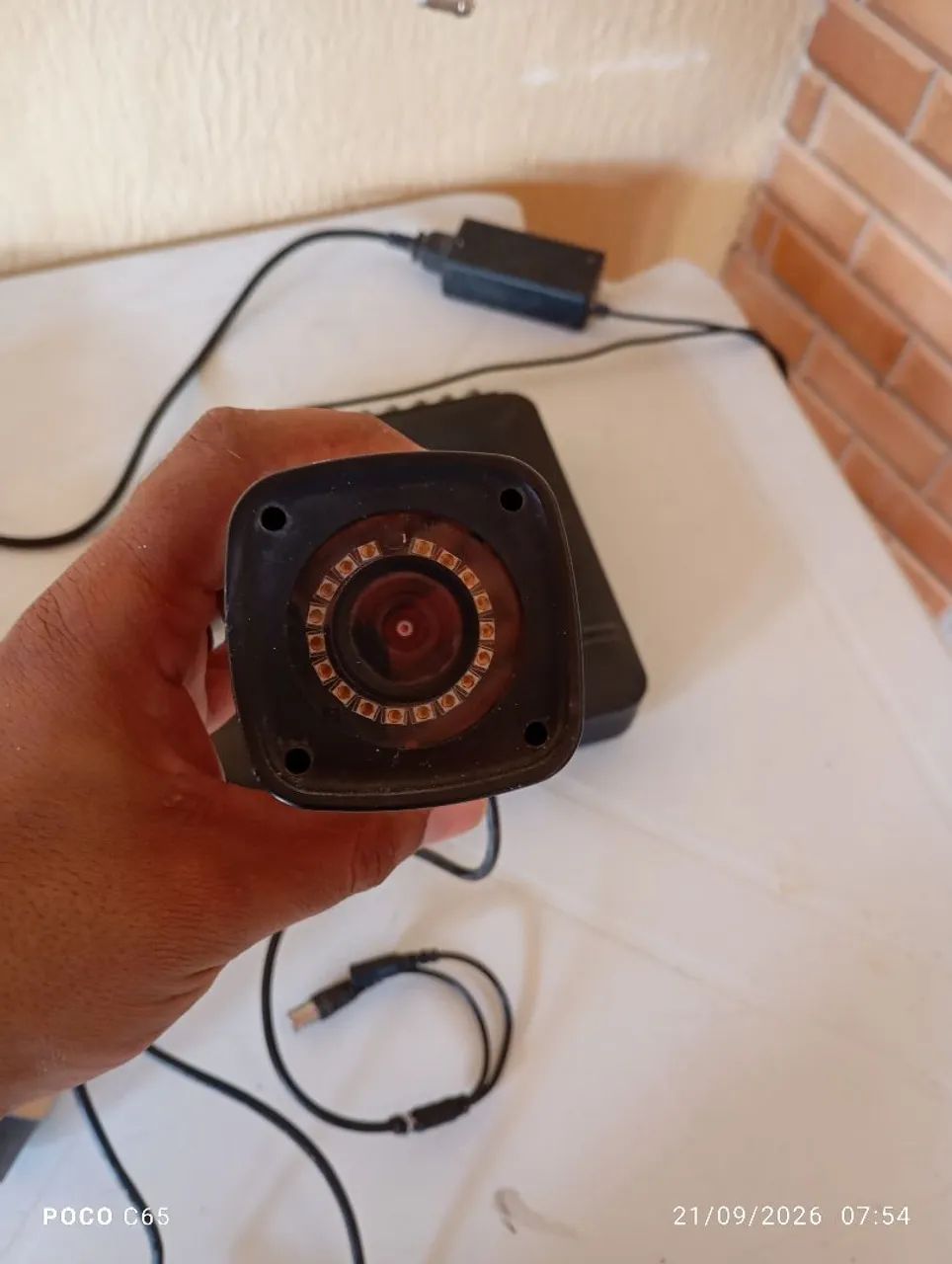 Vendo 05 câmeras com dvr