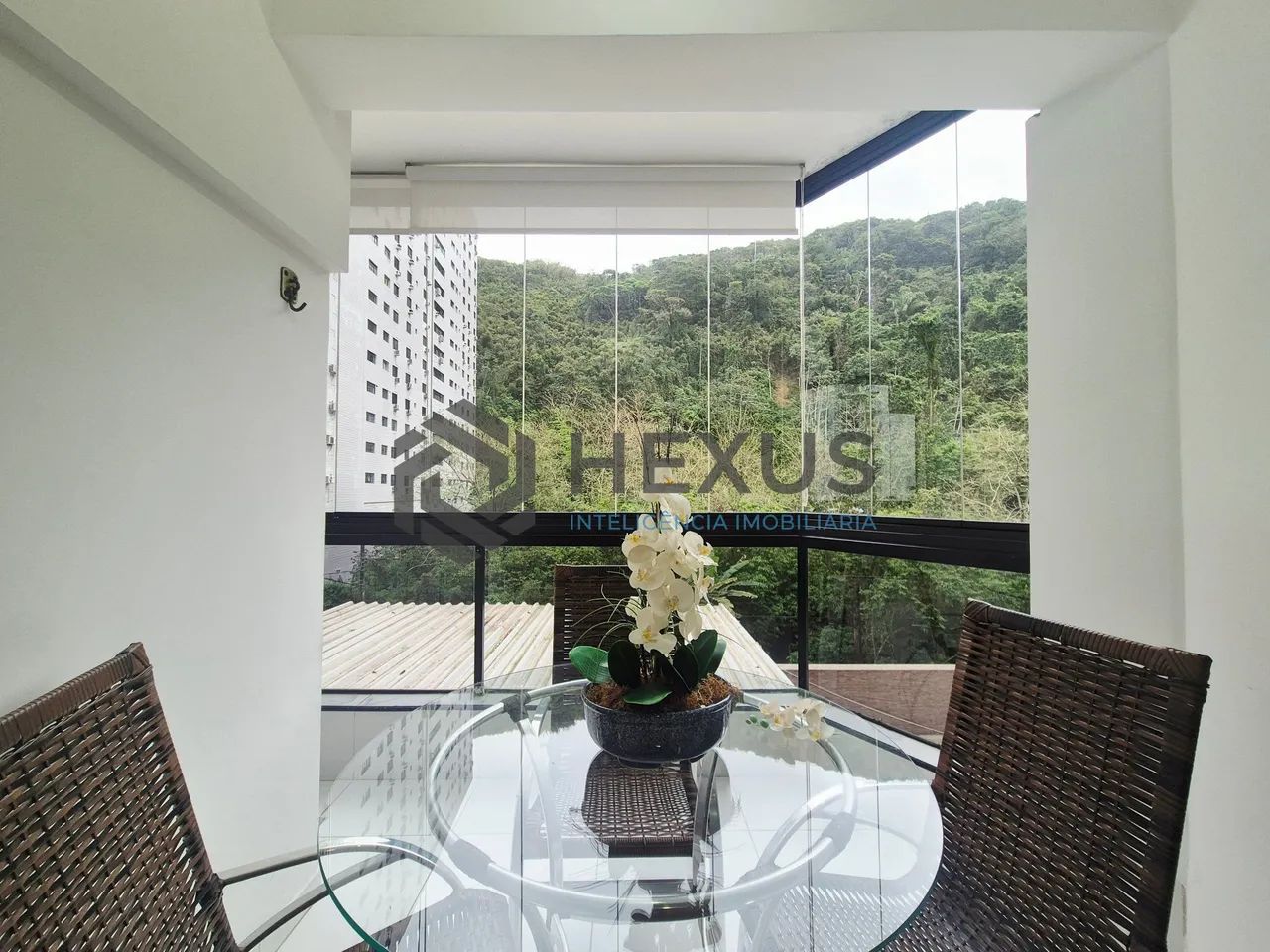 Apartamento com varanda e lazer nas Pitangueiras, Guarujá - Foto 2