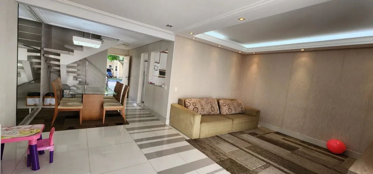 Sobrado com 233m² - com 4 dormitórios sendo 2 suítes - CONDOMINIO AROMAZ - SBC. - Foto 3