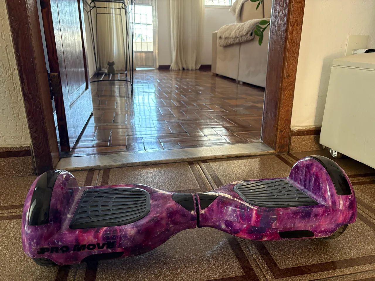 Hoverboard Skate Elétrico 6.5 Polegadas Com Led E Bluetooth Cor Roxo Galáxia Pro Move