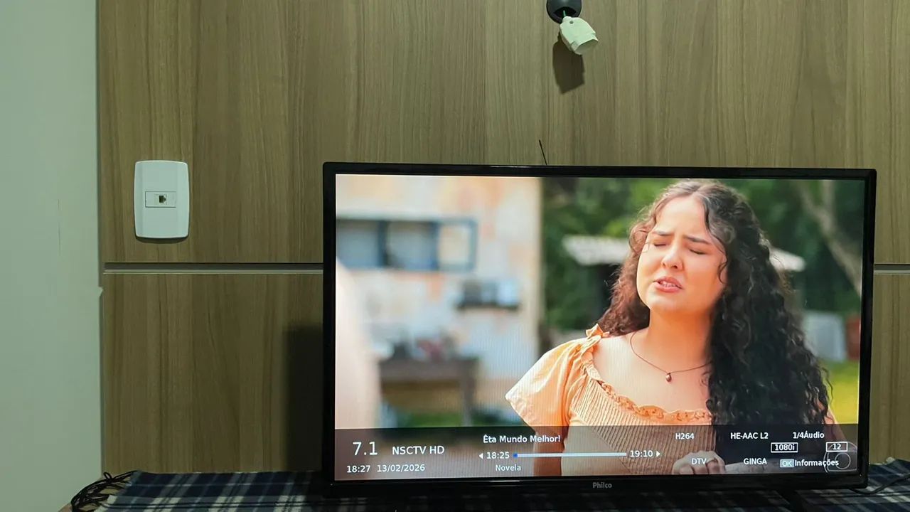 TV Philco 32 polegadas semi nova  - Foto 2