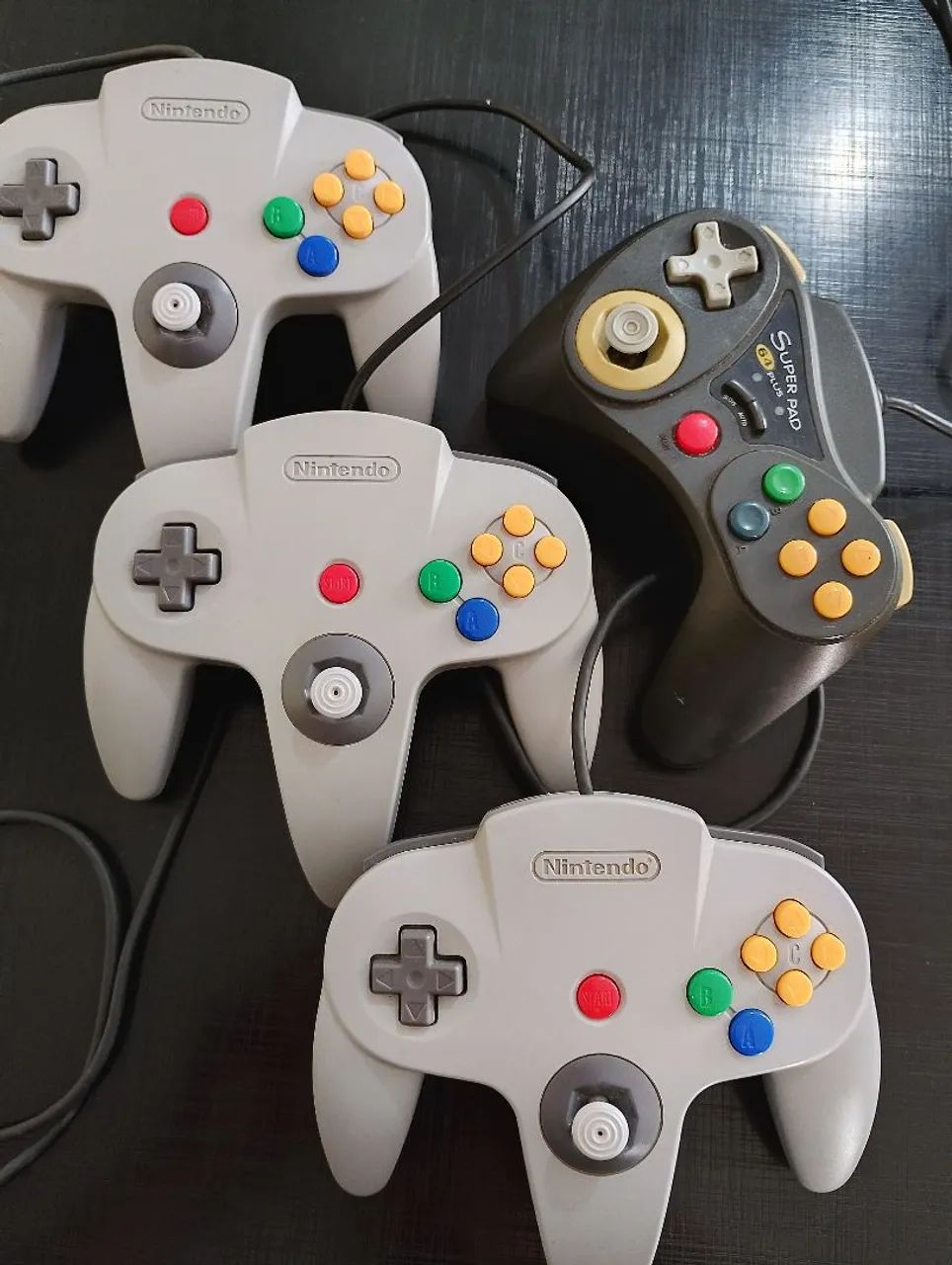 Controle Super Pad de Nintendo 64 (Modelo Preto)