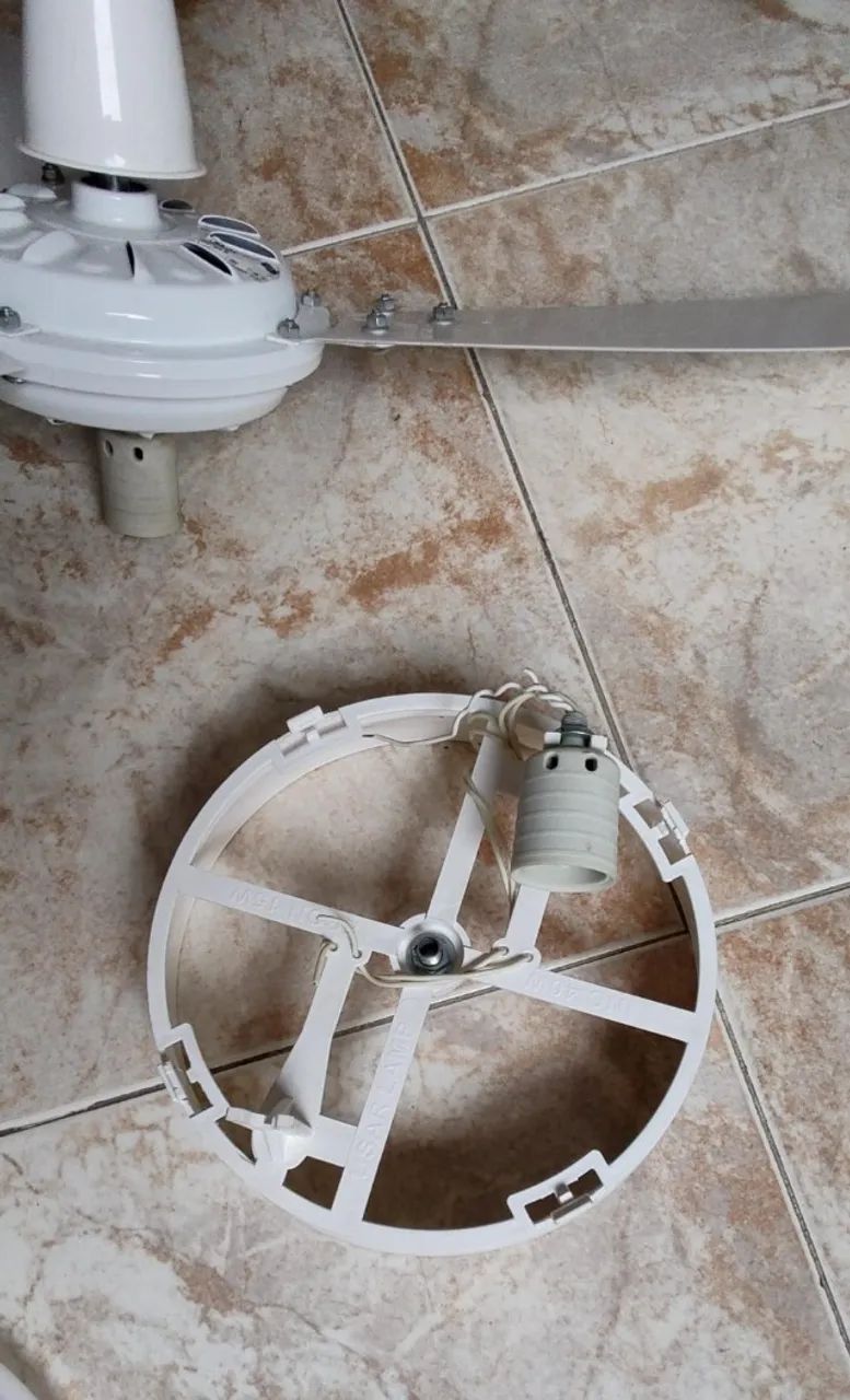 Ventilador de teto branco - marca Loren Sid - Foto 2