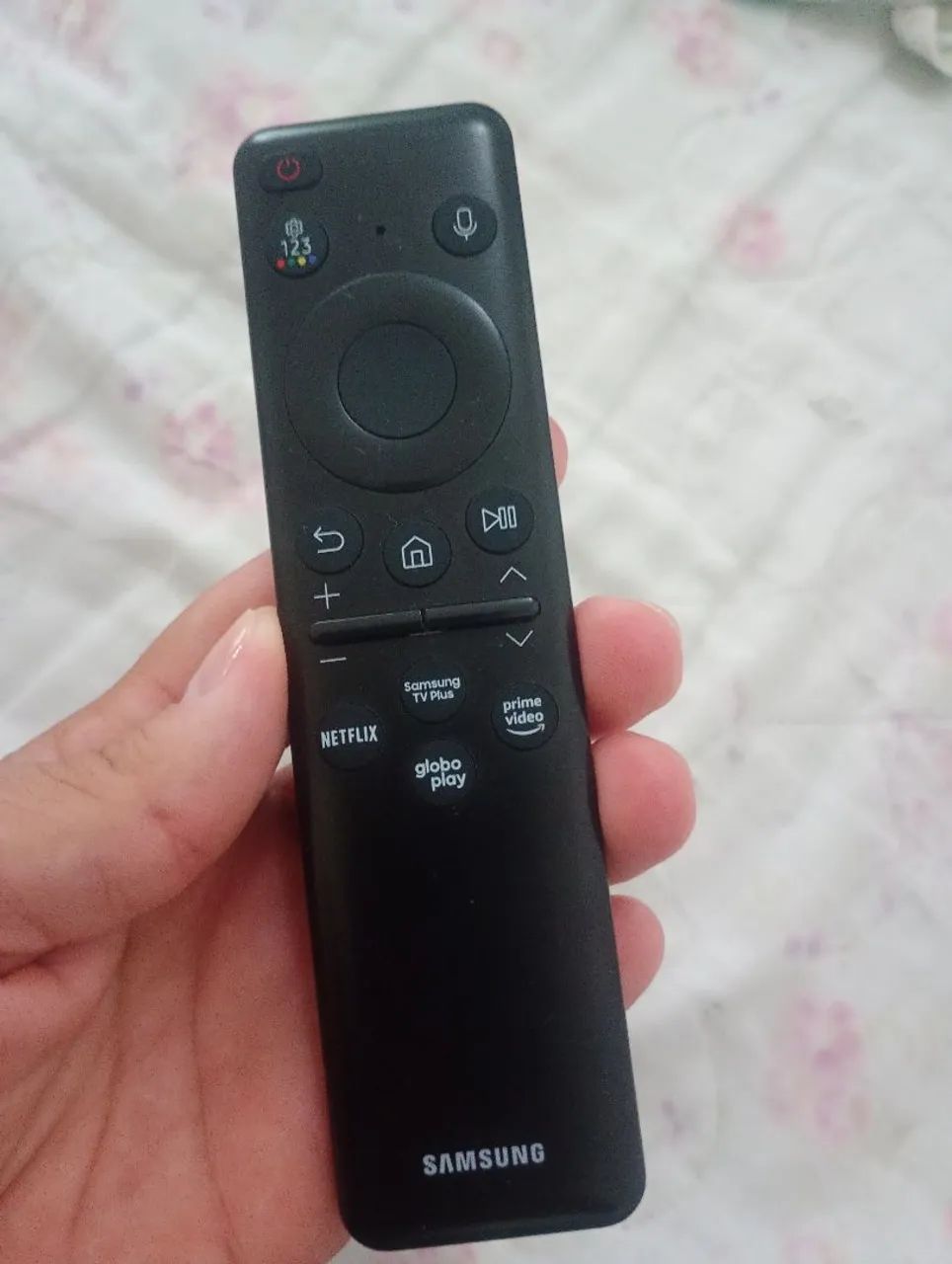 Vendo essa tv 50 polegadas smart 4k  - Foto 2