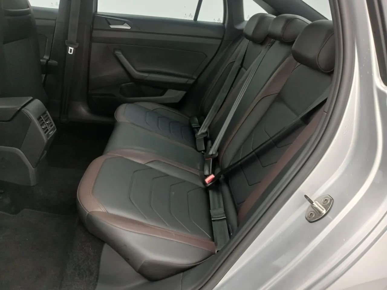 Volkswagen Virtus Highline 200 TSI 1.0 Flex 12V Aut, foto 17 de 18
