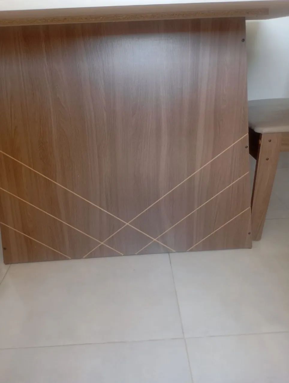 Mesa com tampo de vidro e com 4 cadeiras  - Foto 4