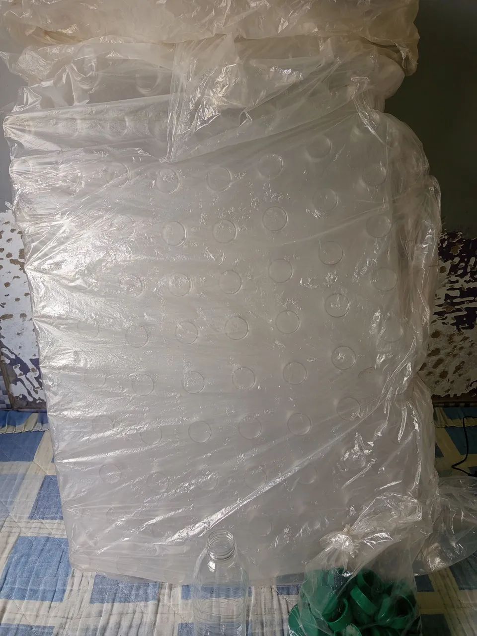 Garrafas descartáveis de 1 litro - Foto 3
