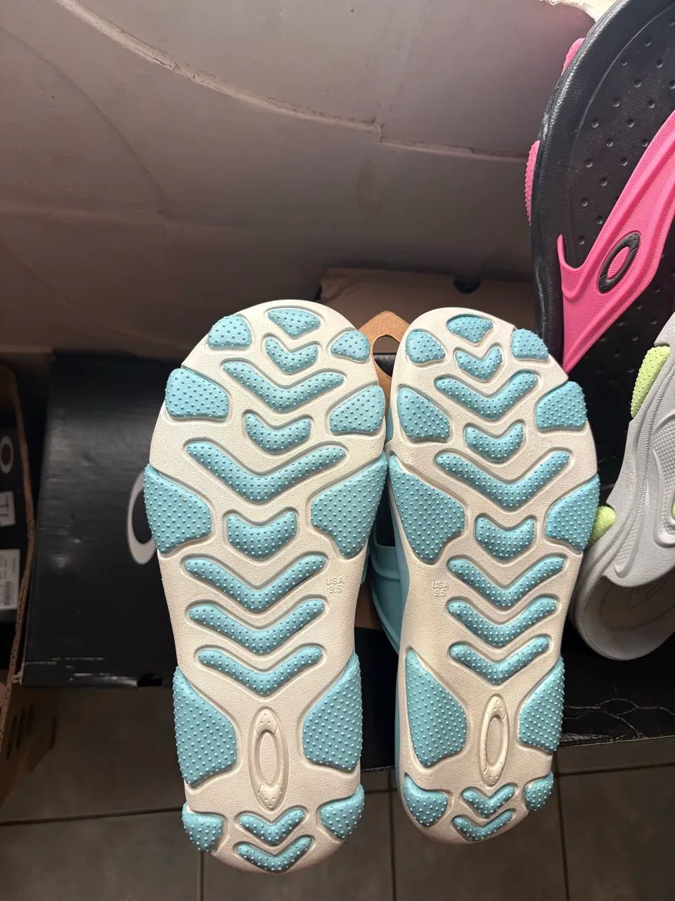 Chinelo Oakley titan 41  - Foto 2
