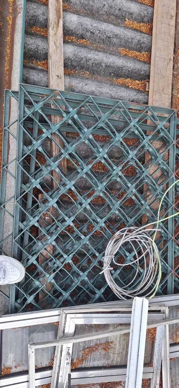 Vendo 4 grades de proteção, em bom estado