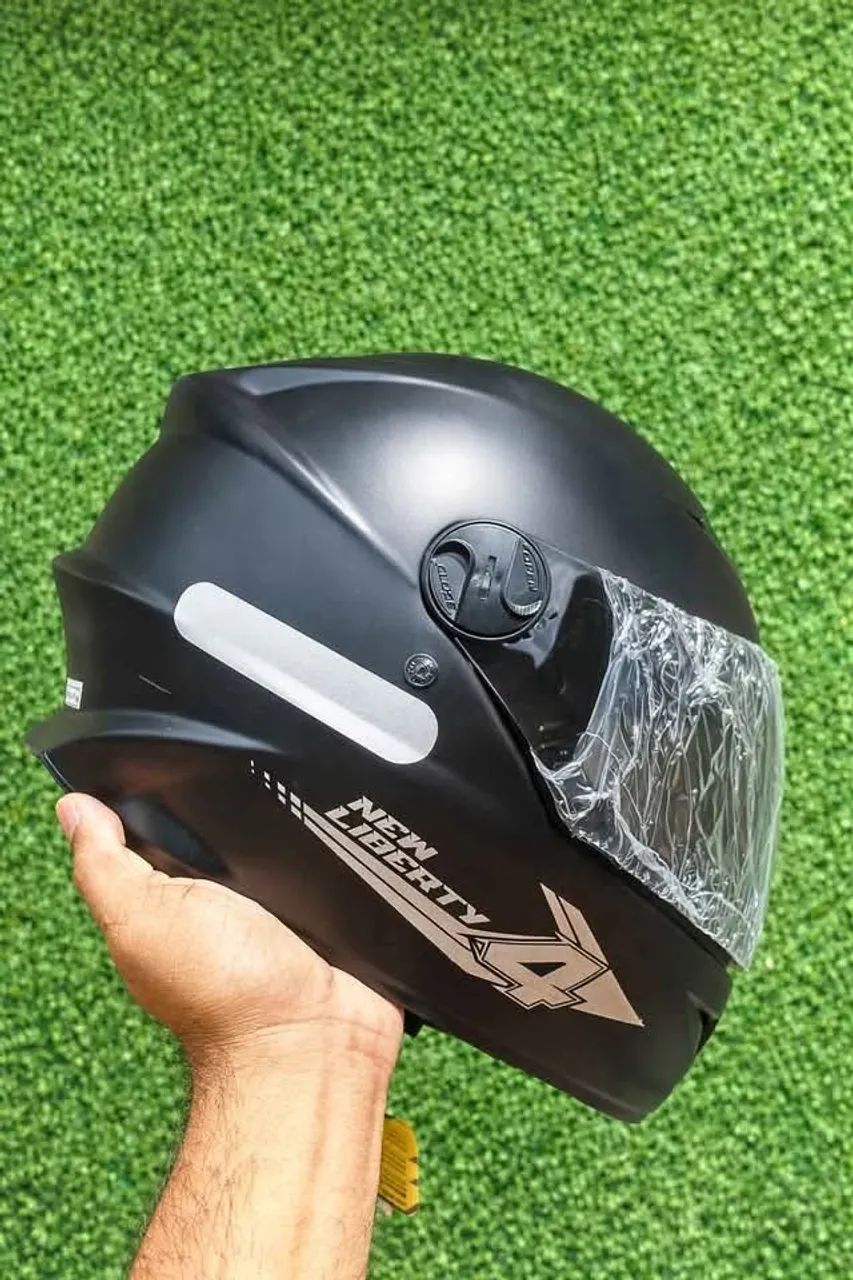 capacete fechado viseira fume  tam 60 - Foto 2