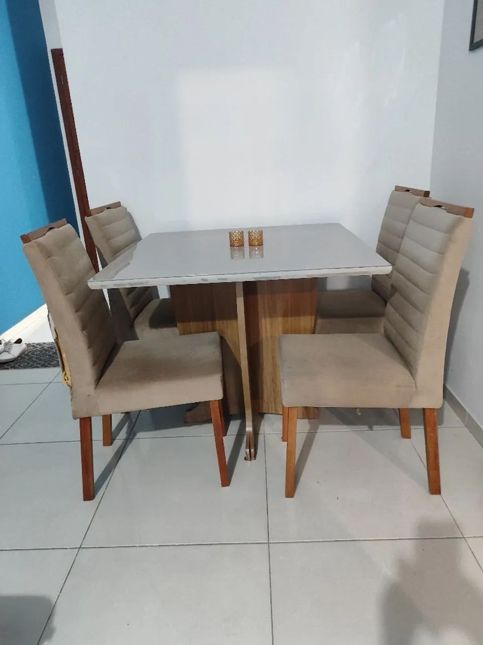 MESA DE 4 LUGARES