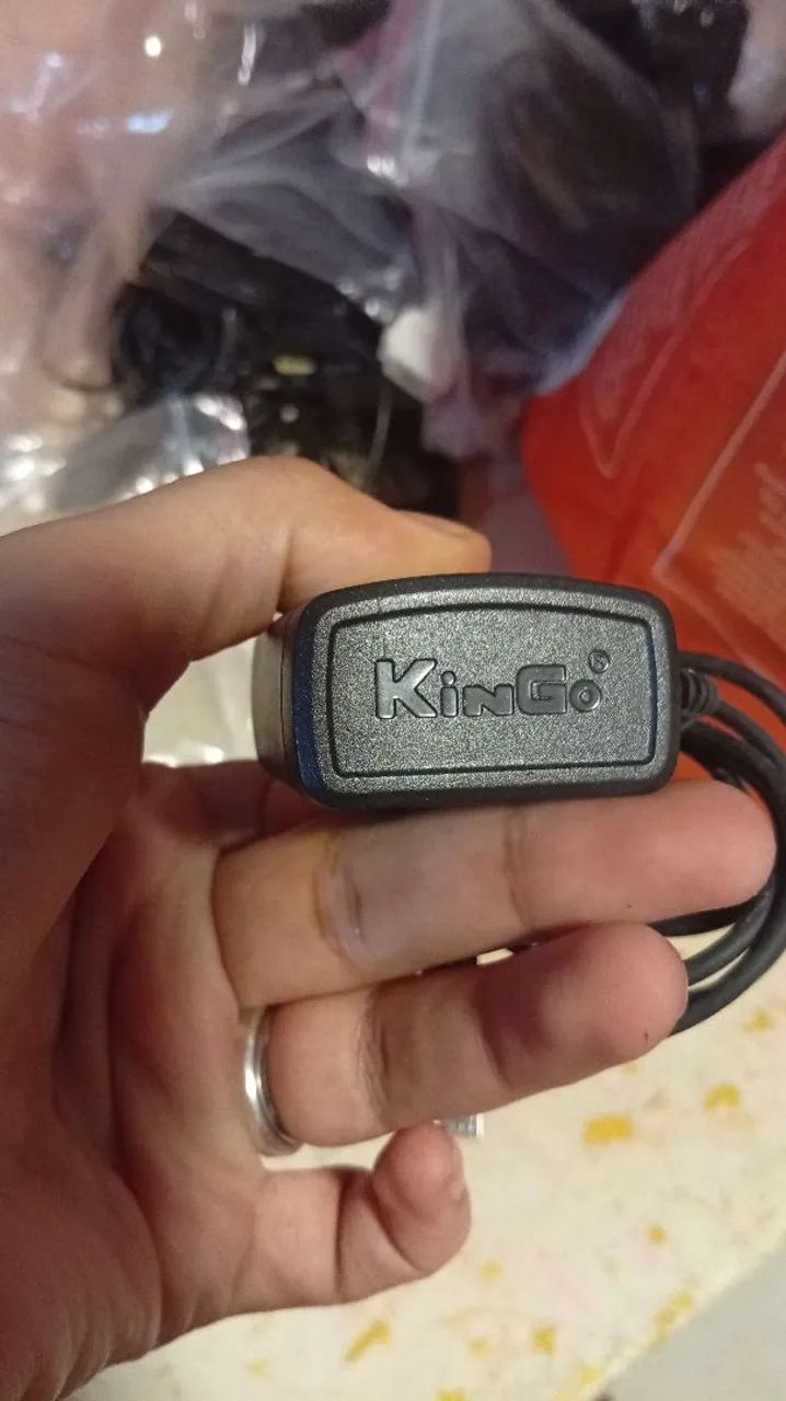 Carregador Kingo Micro USB (V8) com cabo fixo - Usado - Foto 3